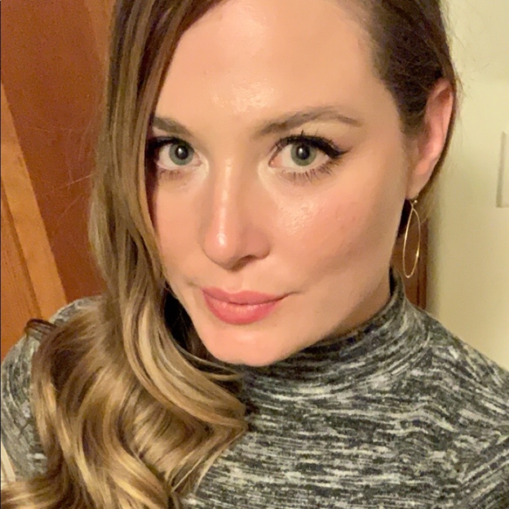 Meet your Posher, Gabriela